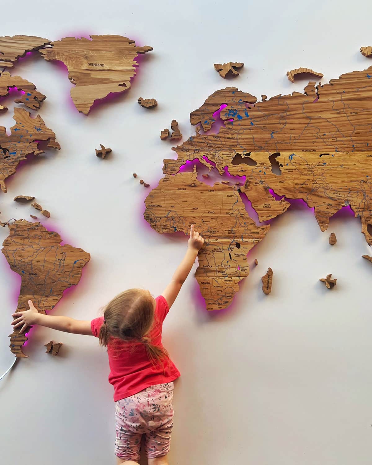 World map illuminated from solid oak EXCLUSIVE Birdywing™ – FairDistrict